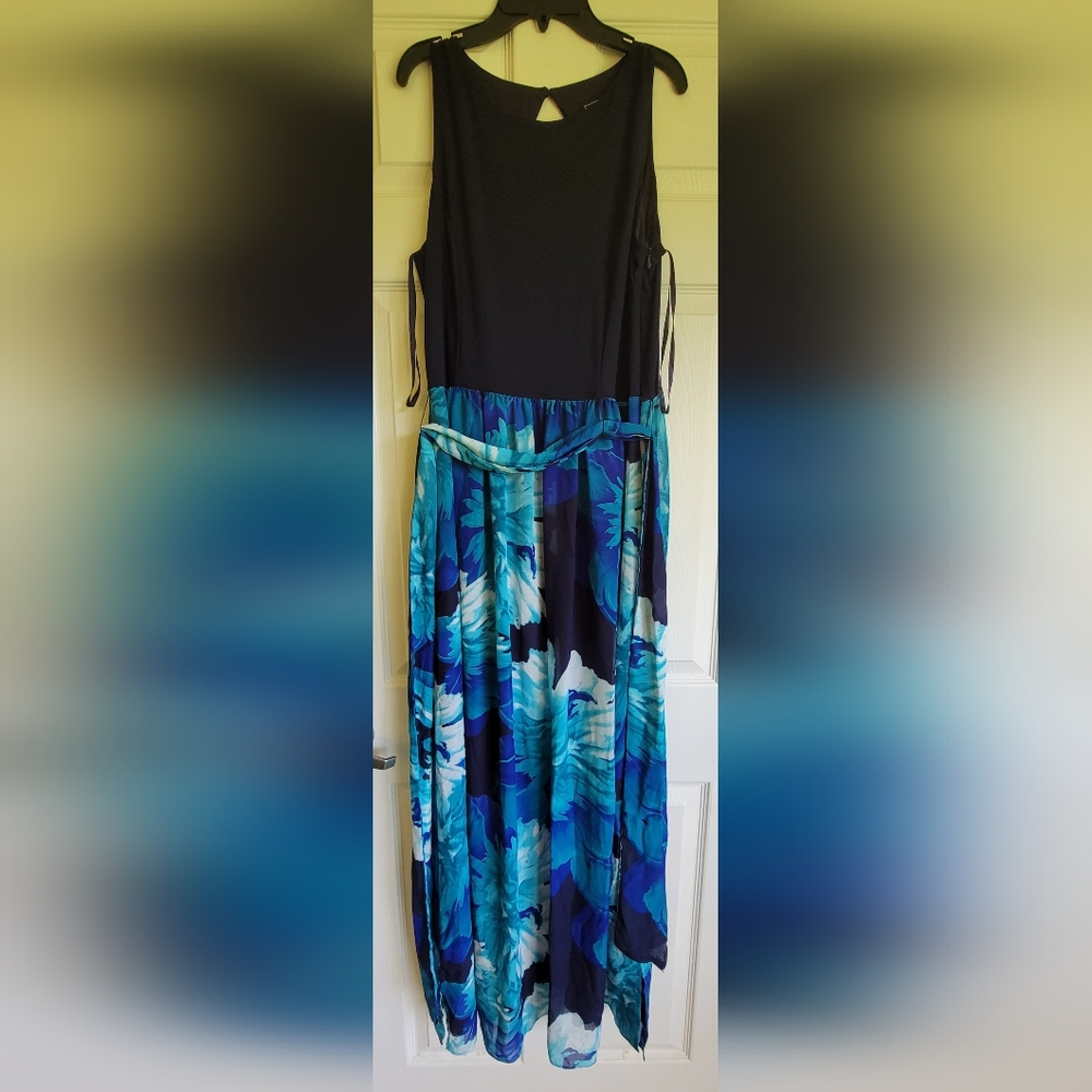 Blue sleeveless floral dress